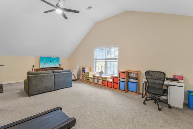 1922 Dunedin Dr, Old Hickory, TN 37138