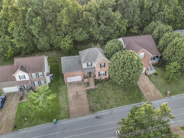 1922 Dunedin Dr, Old Hickory, TN 37138