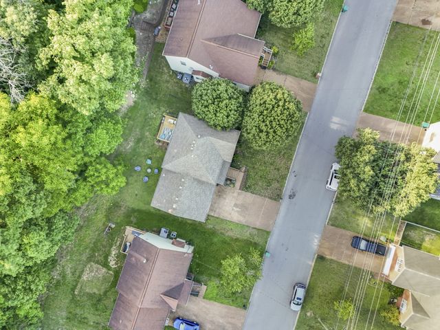 1922 Dunedin Dr, Old Hickory, TN 37138