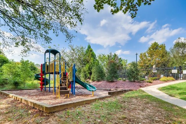 1922 Dunedin Dr, Old Hickory, TN 37138