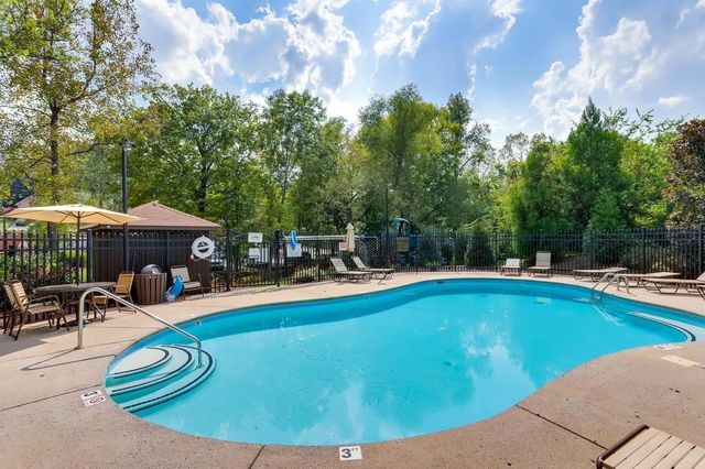 1922 Dunedin Dr, Old Hickory, TN 37138