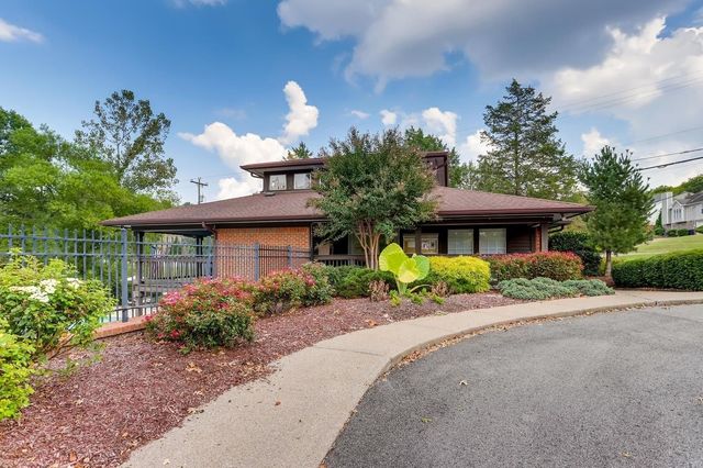 1922 Dunedin Dr, Old Hickory, TN 37138