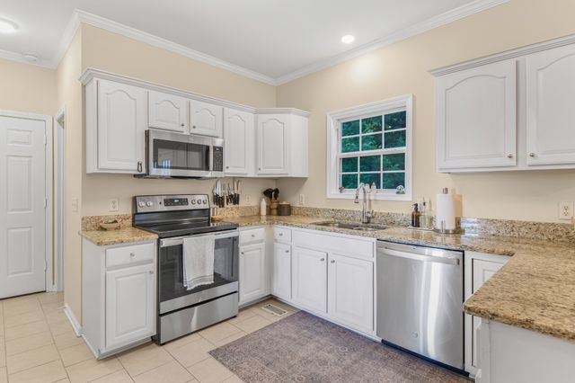 1922 Dunedin Dr, Old Hickory, TN 37138