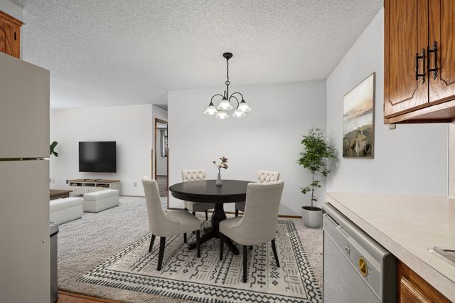 7517 Xerxes Avenue N, Brooklyn Park, MN 55444