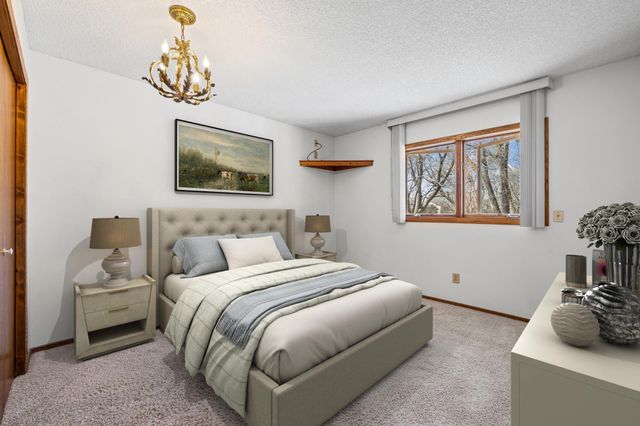 7517 Xerxes Avenue N, Brooklyn Park, MN 55444