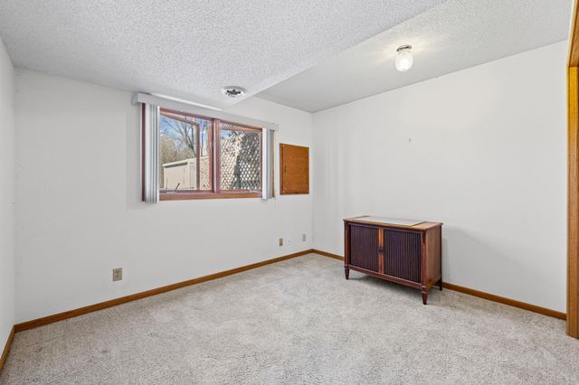 7517 Xerxes Avenue N, Brooklyn Park, MN 55444