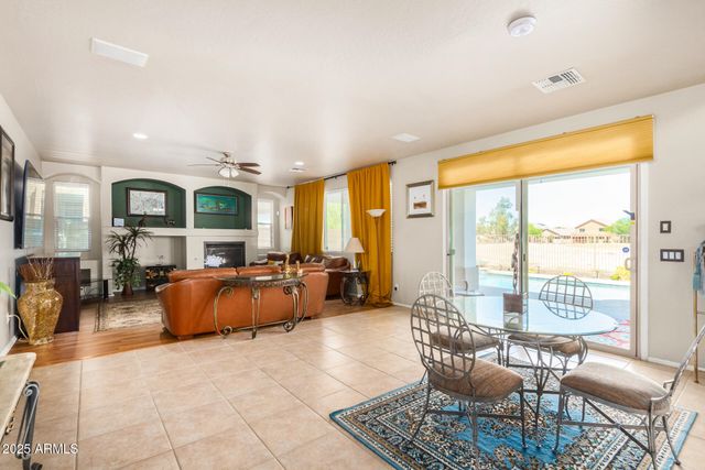 6635 S COTTONFIELDS Lane, Laveen, AZ 85339