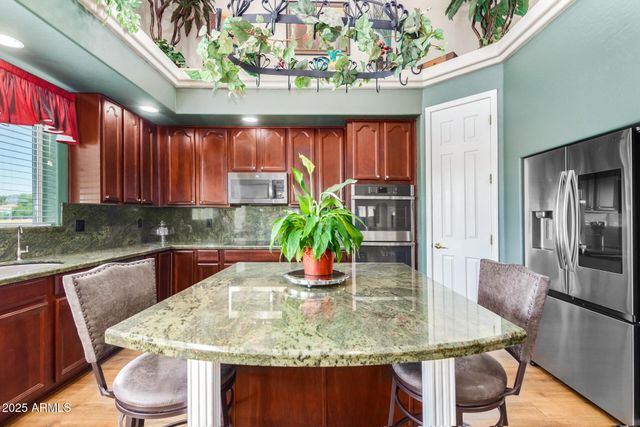 6635 S COTTONFIELDS Lane, Laveen, AZ 85339