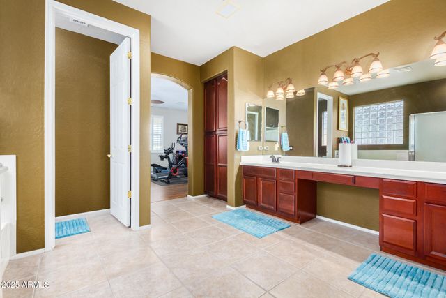 6635 S COTTONFIELDS Lane, Laveen, AZ 85339