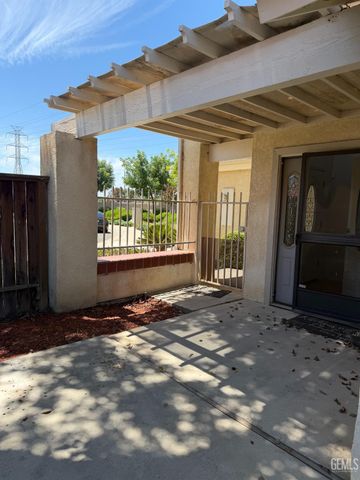 8228 Norfolk Court, Bakersfield, CA 93311
