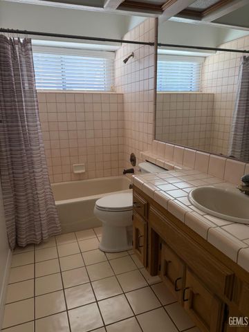 8228 Norfolk Court, Bakersfield, CA 93311