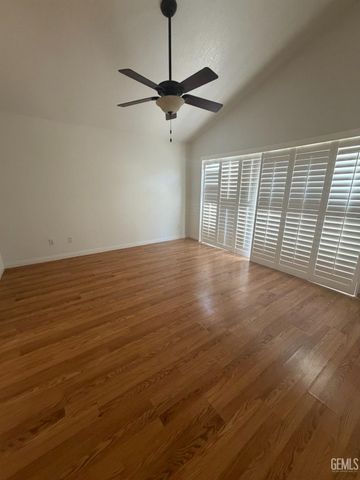 8228 Norfolk Court, Bakersfield, CA 93311