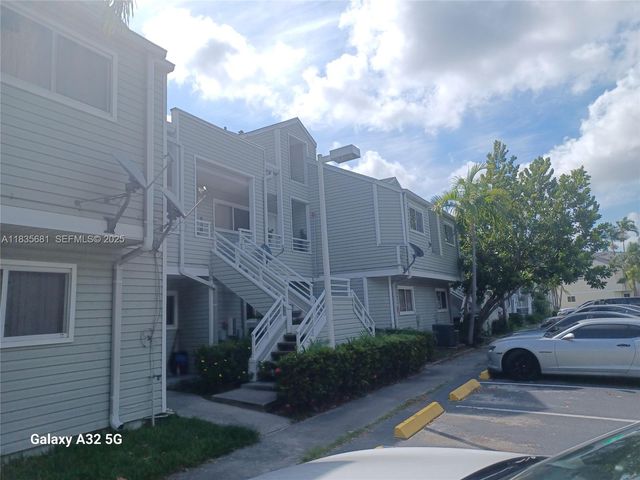 3421 NW 44th Street 103, Oakland Park, FL 33309