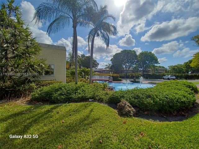 3421 NW 44th Street 103, Oakland Park, FL 33309
