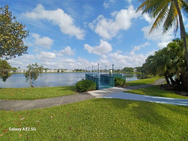 3421 NW 44th Street 103, Oakland Park, FL 33309
