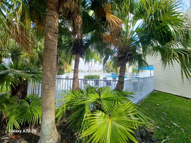 3421 NW 44th Street 103, Oakland Park, FL 33309