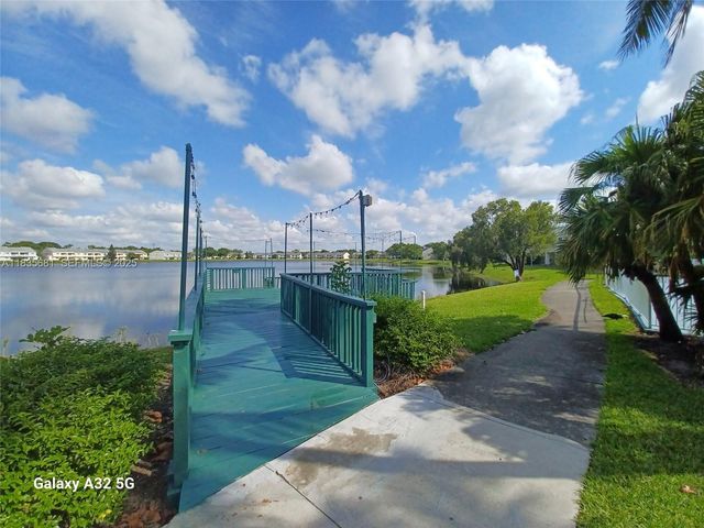 3421 NW 44th Street 103, Oakland Park, FL 33309