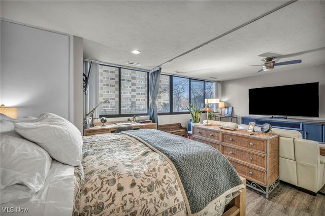 12550 Lake Avenue 101, Lakewood, OH 44107