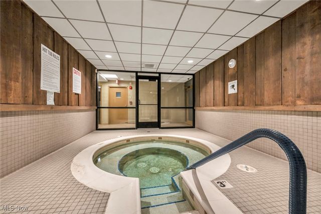 12550 Lake Avenue 101, Lakewood, OH 44107