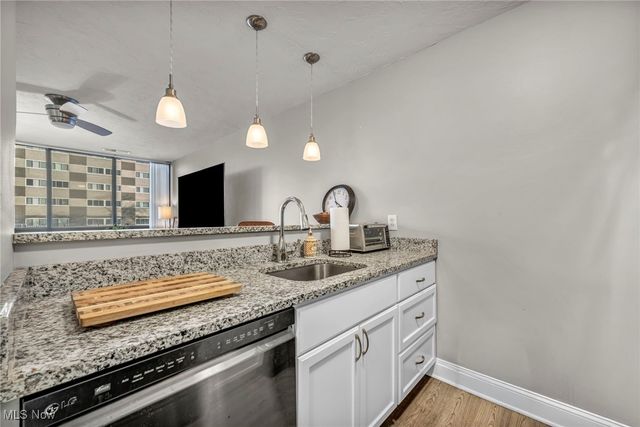 12550 Lake Avenue 101, Lakewood, OH 44107