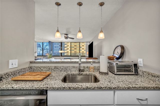 12550 Lake Avenue 101, Lakewood, OH 44107