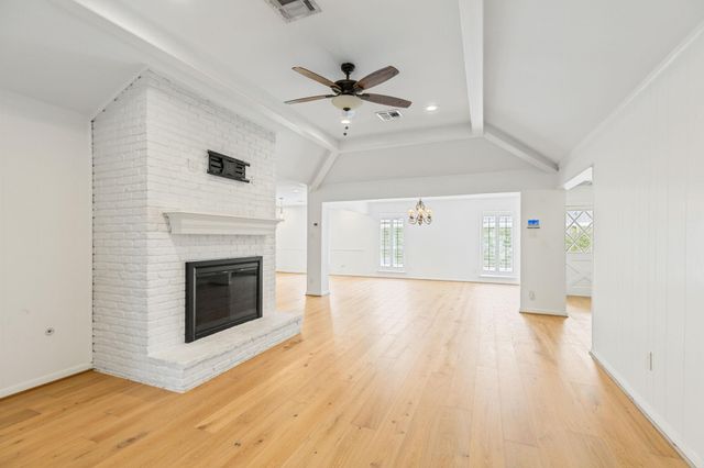 10118 Chevy Chase Drive, Houston, TX 77042