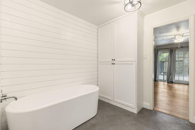 10118 Chevy Chase Drive, Houston, TX 77042