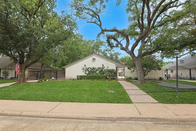10118 Chevy Chase Drive, Houston, TX 77042