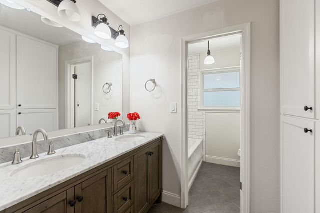 10118 Chevy Chase Drive, Houston, TX 77042