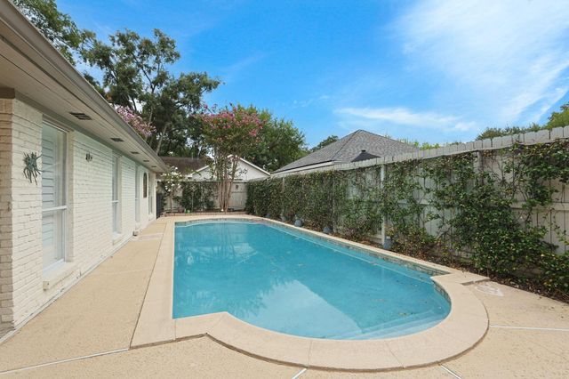 10118 Chevy Chase Drive, Houston, TX 77042