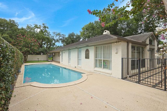 10118 Chevy Chase Drive, Houston, TX 77042