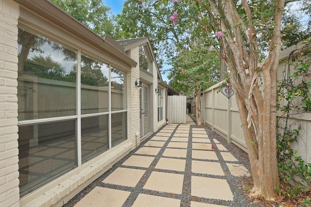 10118 Chevy Chase Drive, Houston, TX 77042