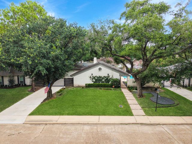10118 Chevy Chase Drive, Houston, TX 77042