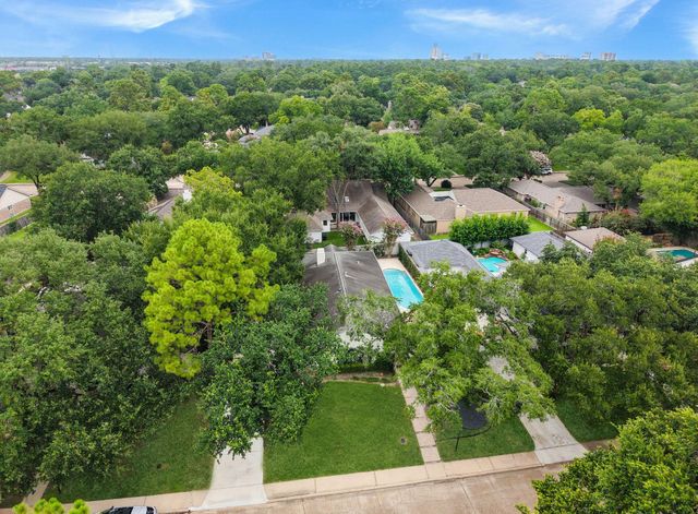 10118 Chevy Chase Drive, Houston, TX 77042