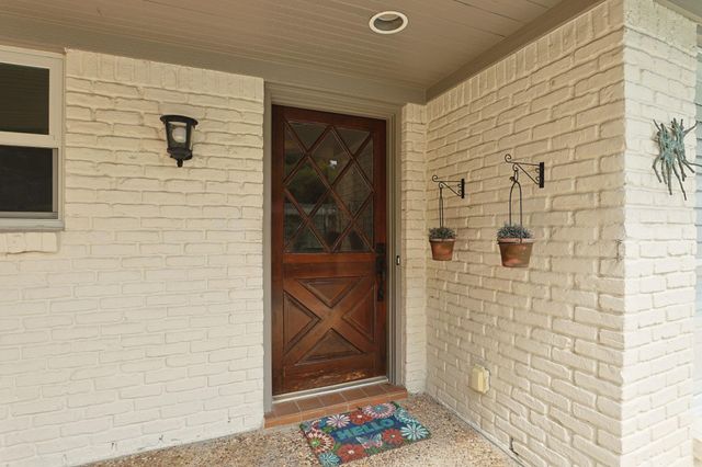 10118 Chevy Chase Drive, Houston, TX 77042