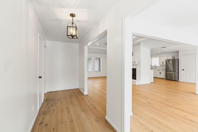 10118 Chevy Chase Drive, Houston, TX 77042