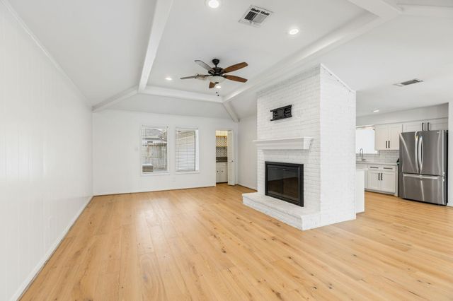10118 Chevy Chase Drive, Houston, TX 77042
