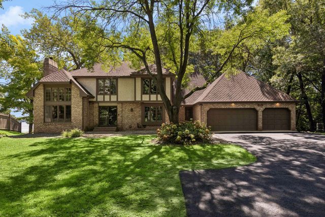 5720 Oakview Lane N, Plymouth, MN 55442