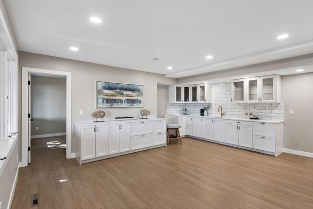 5720 Oakview Lane N, Plymouth, MN 55442