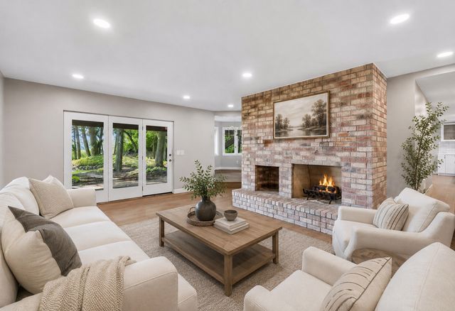 5720 Oakview Lane N, Plymouth, MN 55442
