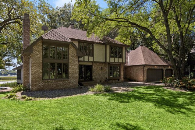 5720 Oakview Lane N, Plymouth, MN 55442