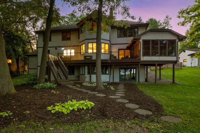 5720 Oakview Lane N, Plymouth, MN 55442