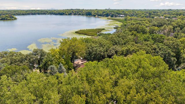5720 Oakview Lane N, Plymouth, MN 55442