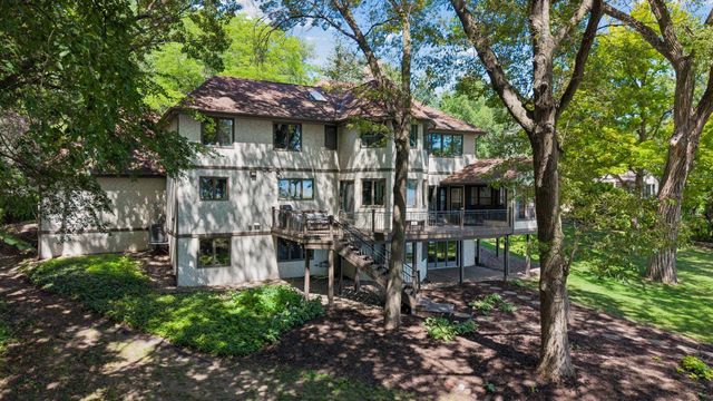 5720 Oakview Lane N, Plymouth, MN 55442