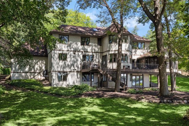 5720 Oakview Lane N, Plymouth, MN 55442