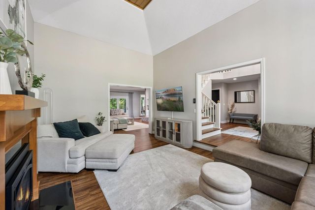 5720 Oakview Lane N, Plymouth, MN 55442