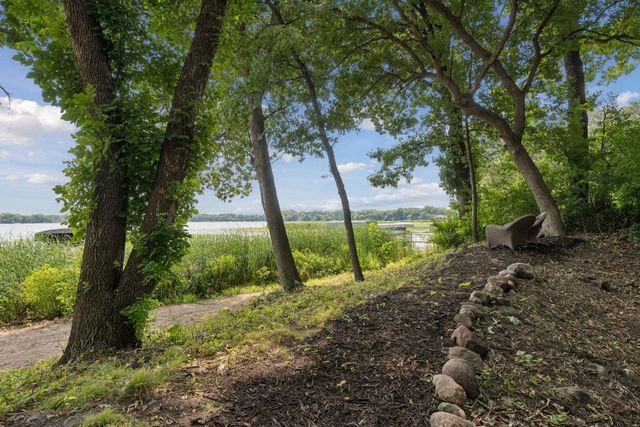 5720 Oakview Lane N, Plymouth, MN 55442