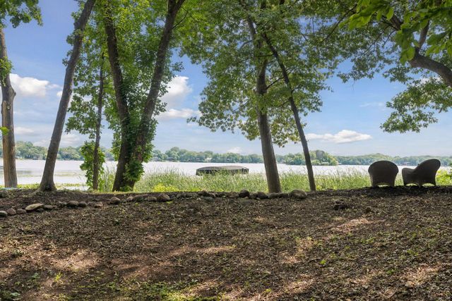 5720 Oakview Lane N, Plymouth, MN 55442
