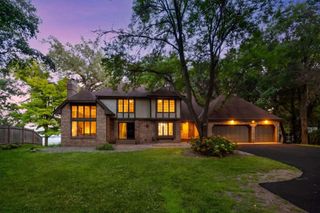 5720 Oakview Lane N, Plymouth, MN 55442