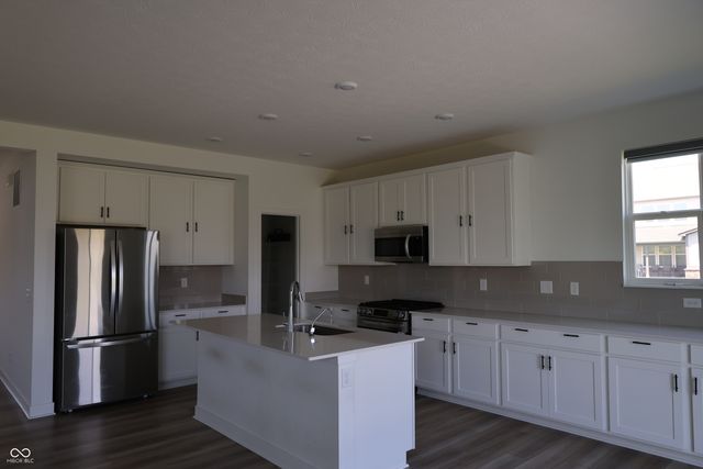1819 Vista Ridge Drive, Greenwood, IN 46143